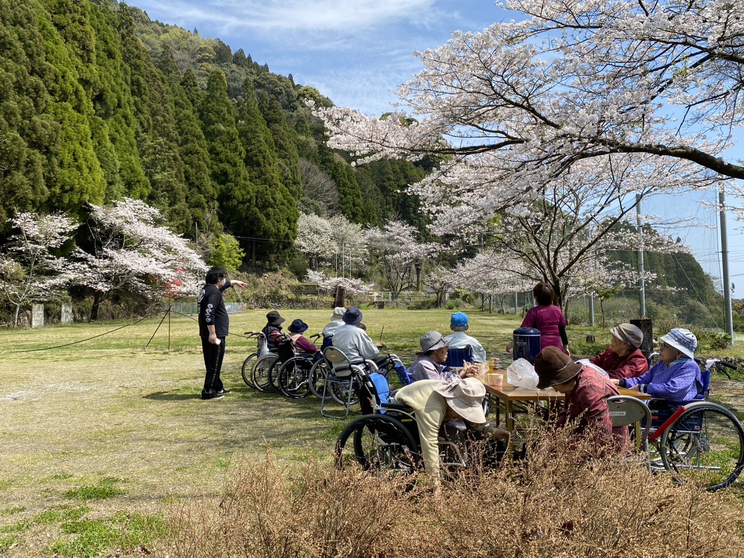 「厳しい経営者」からの脱却。
笑顔がスタッフを呼び、居心地を作る